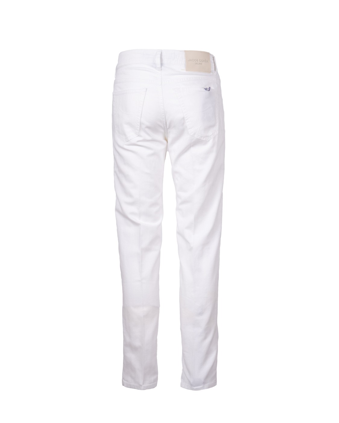 shop JACOB COHEN  Jeans: Jacob Cohen jeans in misto lino.
Modello a cinque tasche con logo ricamato sul taschino.
Passanti al punto vita.
Chiusura con bottone e zip.
Patta interna ricamata con nome del pantalone e citazione del fondatore.
Composizione: 69% Cotone, 29% Lino, 2% Elastan.
Made in Italy.. QE015 036 S4002-A00 number 1274430